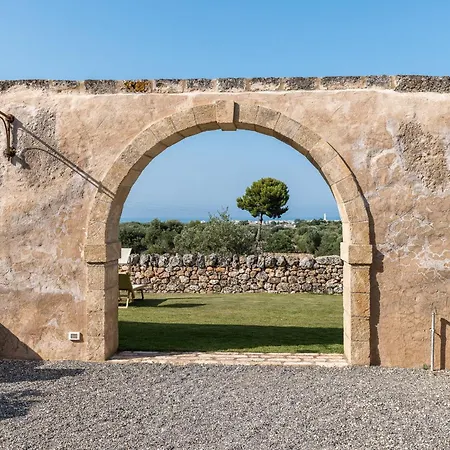 Masseria Torrelonga Фермерский дом *
